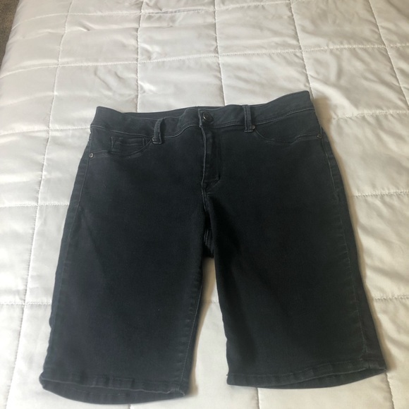 1822 Denim | Shorts | 822 Black Denim Womens Bermuda Shorts In Size 14 Euc | Poshmark